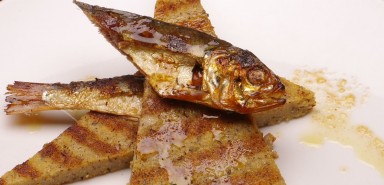 Missoltino (Maifische) vom Grill mit Polenta 