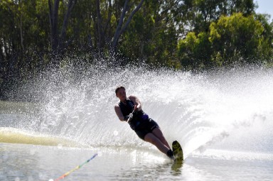 Wasserskifahren und Wakeboarden