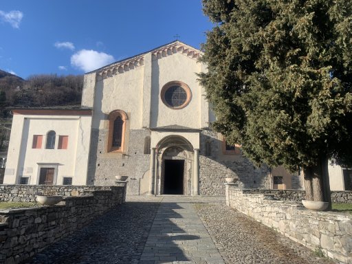 Strolling through the districts of Gera Lario 3