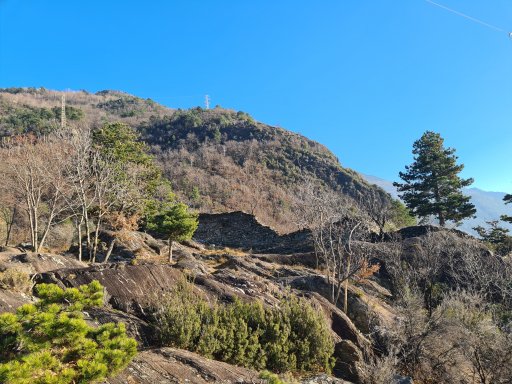 Dal centro di Dervio al Castelvedro 1